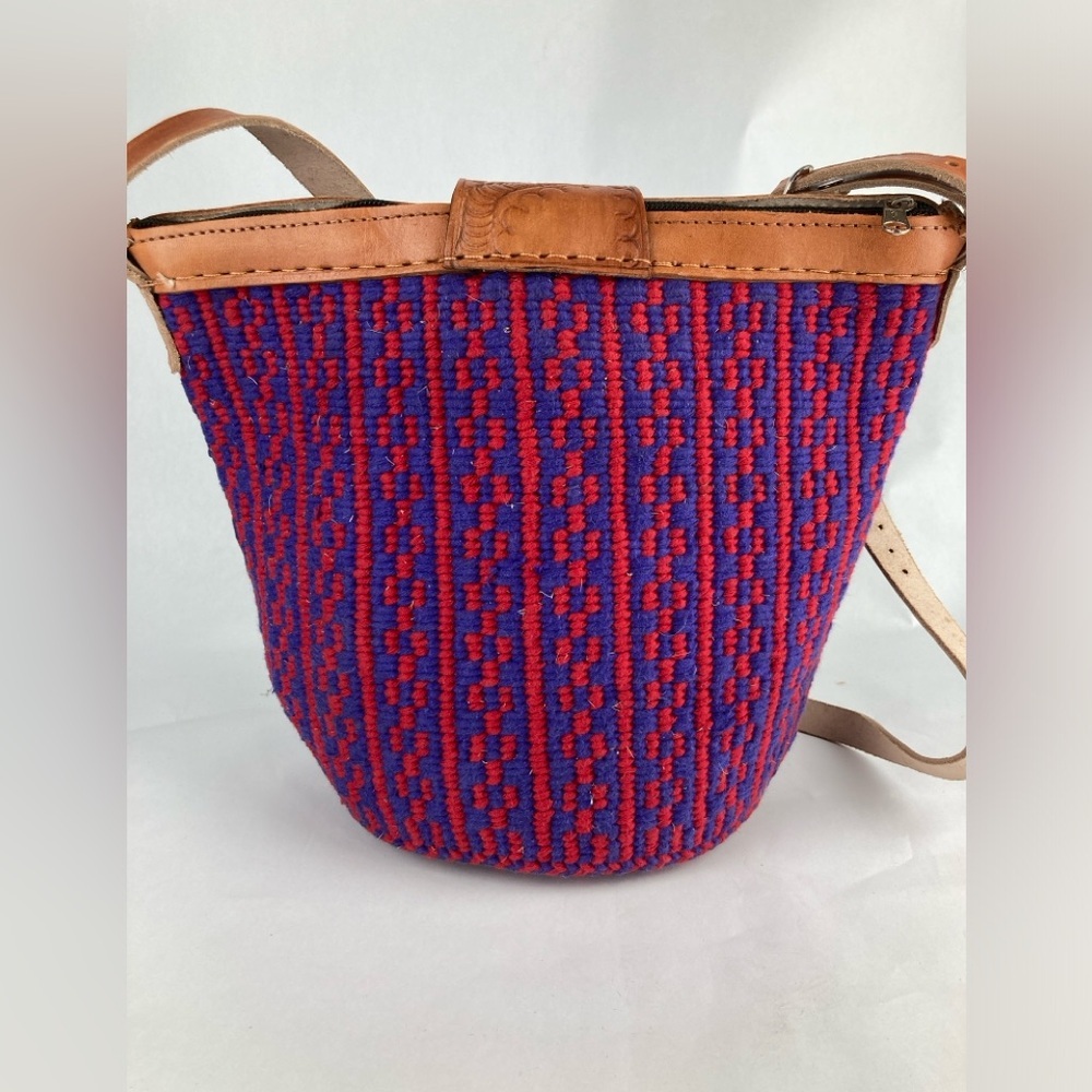NWOT Sisal and Wool Woven Handbag w/leather top/closure/straps - Picture 4 of 6